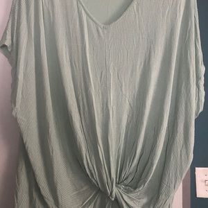 Day trip twist shirt